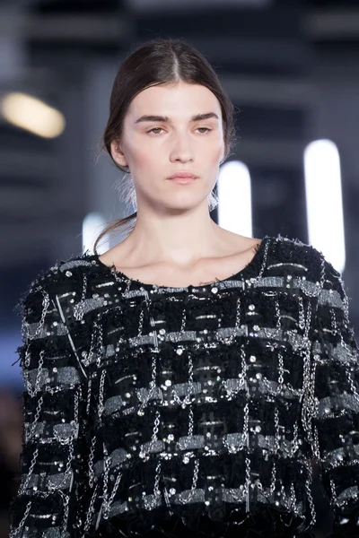 Look 18